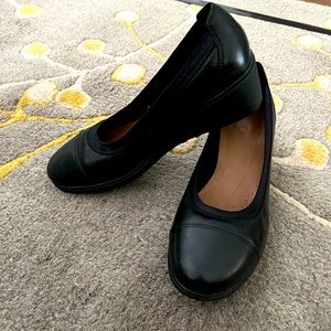 Clark’s Unstructured wedges. Women’s size 7